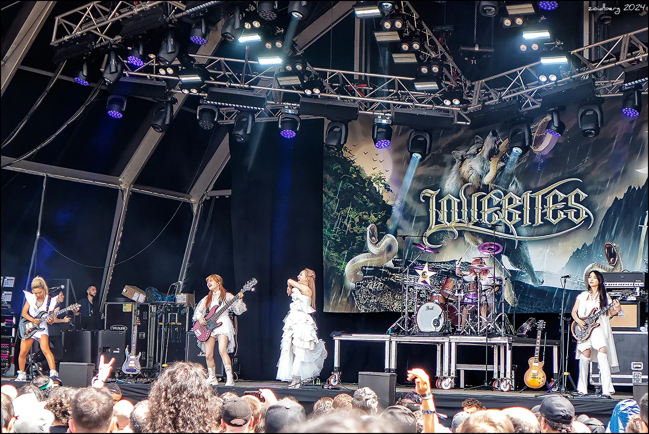 Lovebites band photo